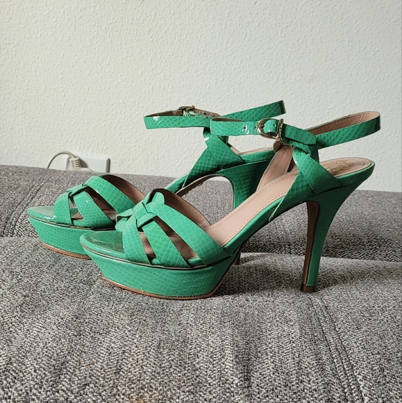 SALE. VINCE CAMUTO retro style mint green patent snakeskin heel size 8 - Picture 1 of 13